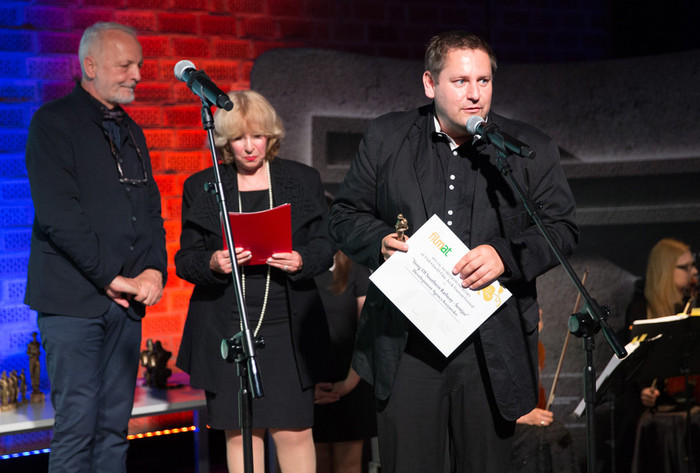 Nagrado je prevzel Aleš Petrič, vodja Videoprodukcije Bakster, ki je film izdelala.